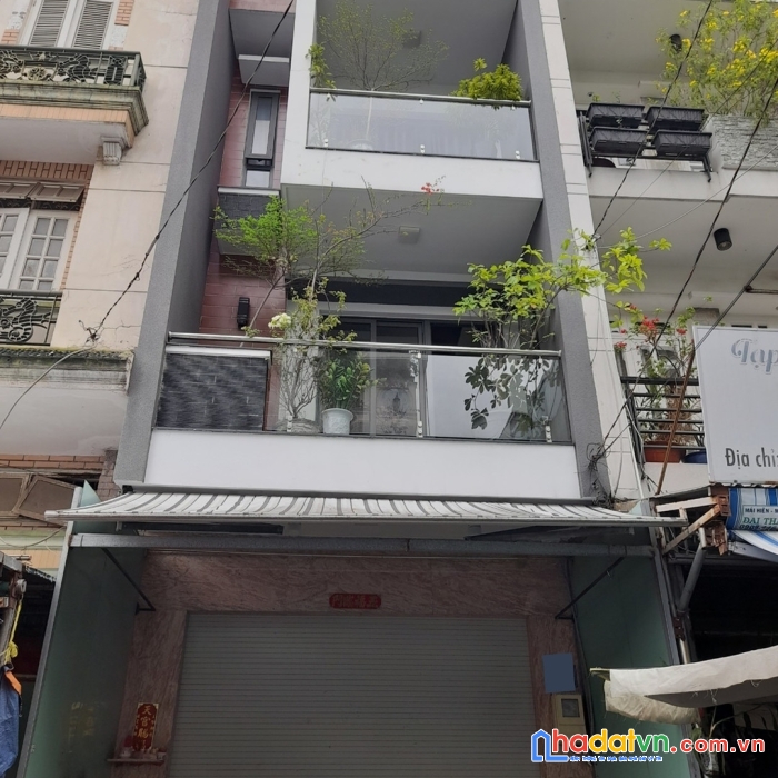 Bán  hxh hà huy giáp, q12  100m2-4 tầng btct ô tô đỗ trong nhà chỉ 5 tỷ.