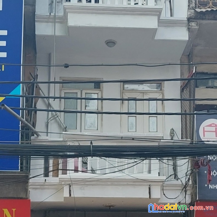 Chính chủ cho thuê nhà 4 tầng mặt đường đê la thành phường ngọc khánh, quận ba đình, hà nội