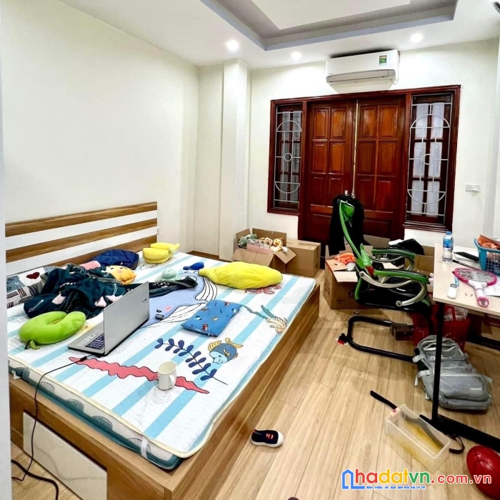 Siêu hiếm, chỉ 2.95 tỷ có nhà thái hà, đống đa, trước nhà 3m, 30m ra oto, ở ngay