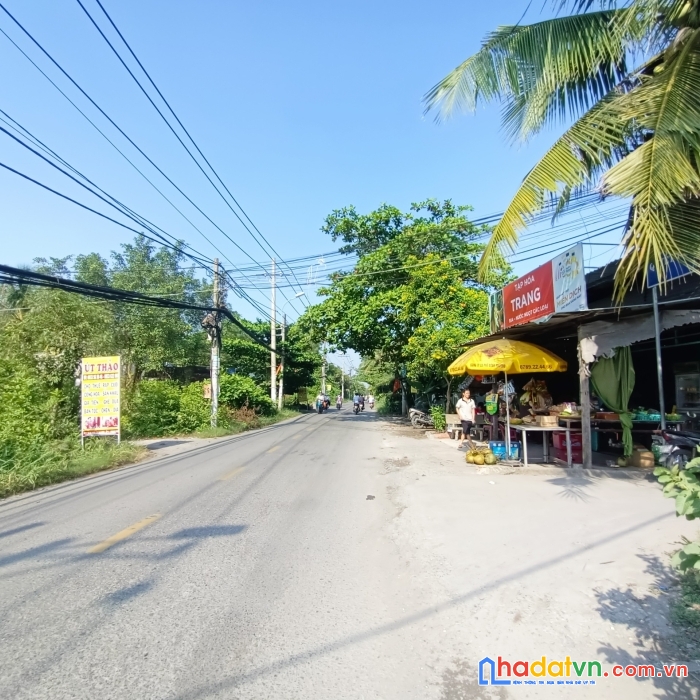 Chính chủ cần bán nhà mặt tiền hẽm đường trịnh quang nghị, sổ hồng hoàn công đầy đủ.
