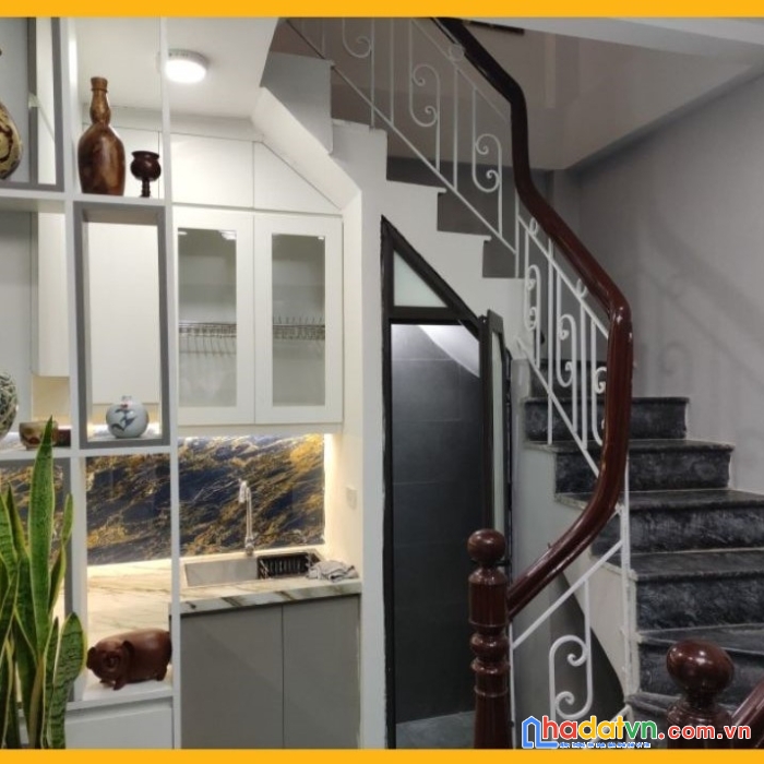 Duy nhất 1 căn nguyễn lương bằng dt20m2 x 5 tầng, mt3.2m, giá 2.1 tỷ.