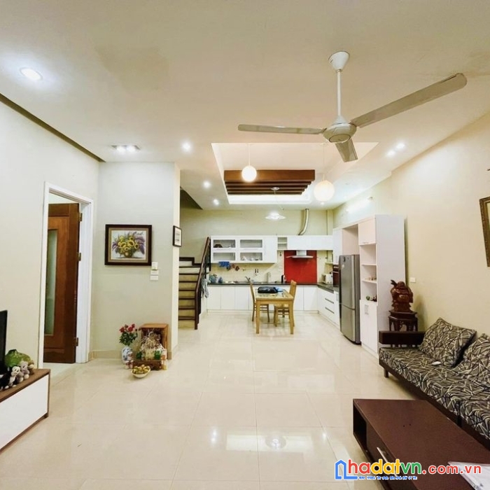Bán nhà nguyễn chí thanh 45m2 giá 5,1 tỷ, 1 nhà ra phố, cạnh vincom