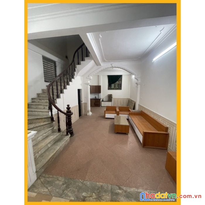 Diện tích 50m2 x 4 tầng mà giá chỉ 3.4 tỷ, lô góc 3 thoáng, ngõ thông.