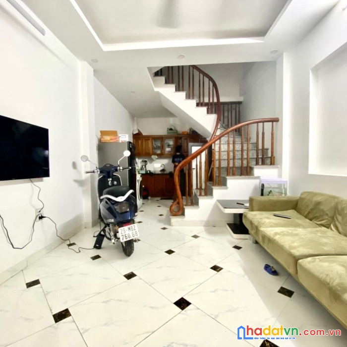 Bán nhà khương hạ 43m 5 tầng giá 4.1 tỷ - ngõ nông - full nội thất