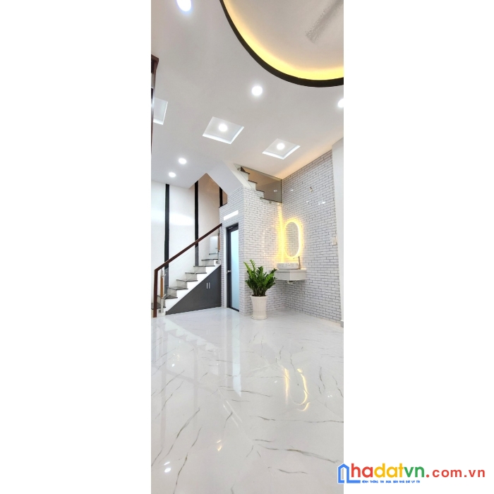 Nhà mới xây, nở hậu, hẻm nguyễn thị tần p1q8. trệt, 2lầu. giá 4,3 tỷ tl