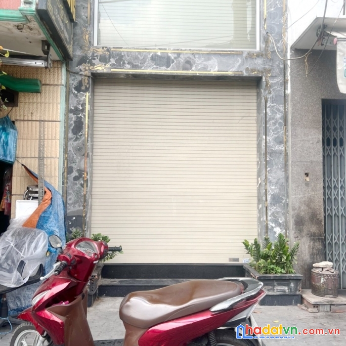 Nhà mới 5 tầng nở hậu mặt tiền phạm hùng p10q8 giá : 14 tỷ