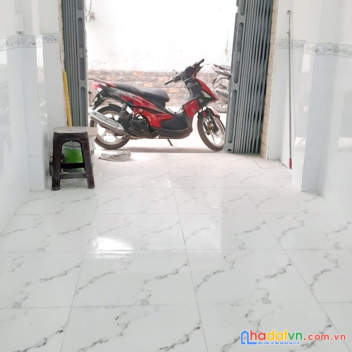 Nhà sát mt đường tám danh p4q8. giá 3,25 tỷ tl