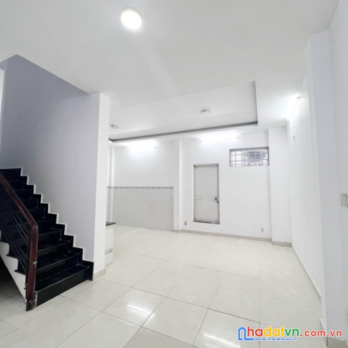 Nhà thuê nguyên căn hẻm 1287 phạm thế hiển p5q8