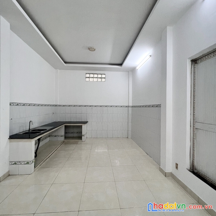 Cho thuê nhà nguyên căn 1287 phạm thế hiển p5 q8 10tr/tháng