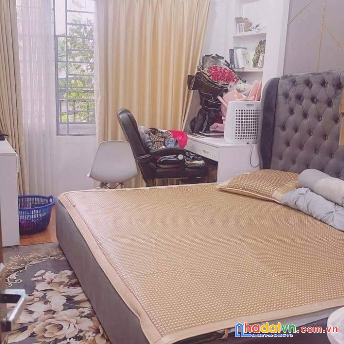 Bán nhà riêng rẻ nhất phố xuân thủy, cầu giấy 55m 4 tầng chỉ 4,x tỷ