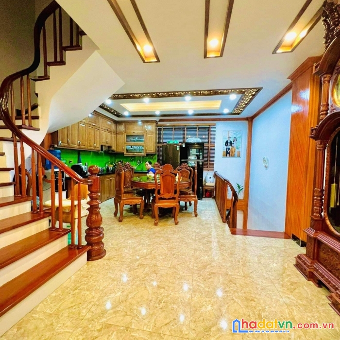 Cực gấp! phố vip nguyễn chí thanh, ngõ thông, 10m oto, 55m2 x 5t, chỉ 5.2 tỷ