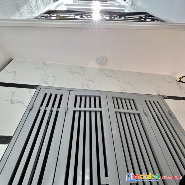 Nhà đẹp như khách sạn ngõ 282 xã đàn 35m2*4 tầng mt 3,4 m chỉ 3,2 tỷ.