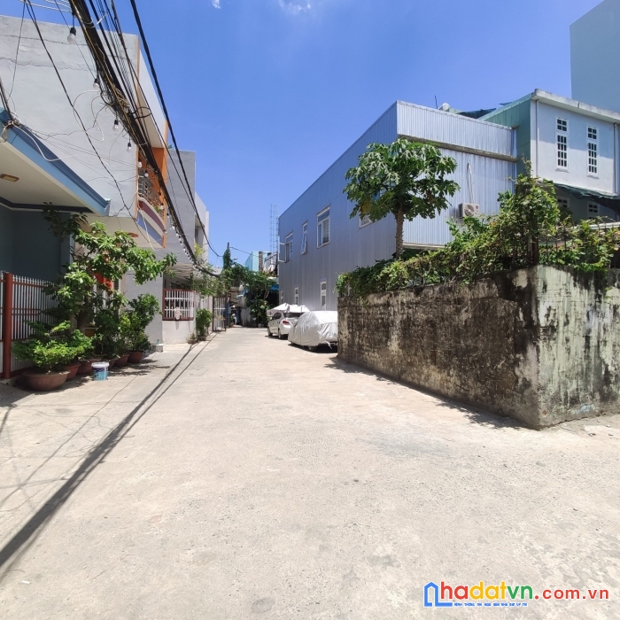 Gấp, gấp bán nhà tặng đất, 2 mặt tiền đường 3m, rộng rải thoáng mát, ngay trung tâm thanh khê.lh