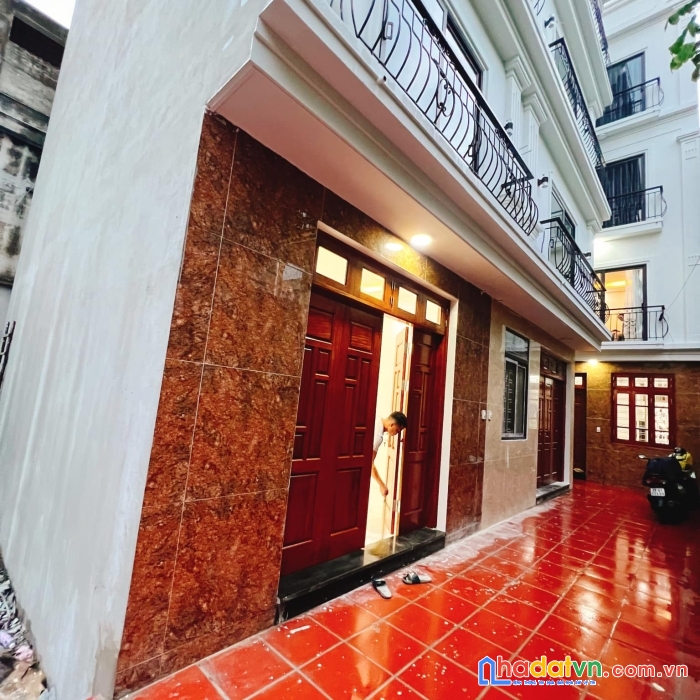 Vị trí đẹp, nhà đẹp, bán nhà nguyễn văn cừ - long biên, trung tâm phố, nhà 5 tầng, 35m2, giá: 2.6