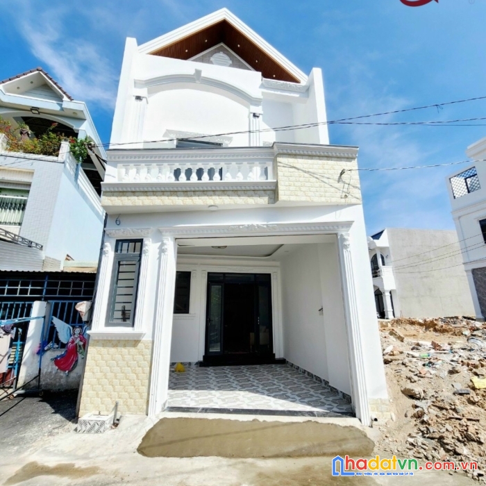Bán nhà 1 trệt 1 lầu phường hố nai giá rẻ đường xe hơi 67m2