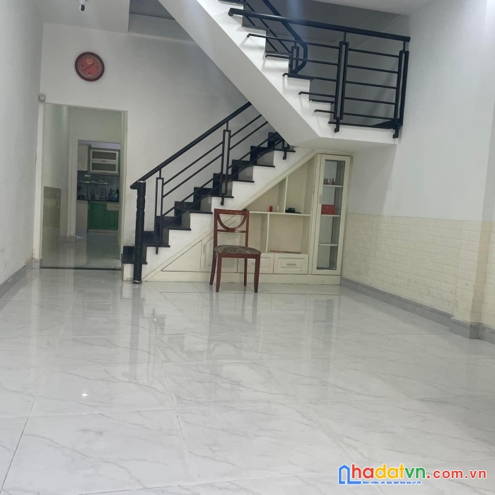 Bán gấp nhà cao thắng quận 10 - 63m2 
ôtô vào nhà , sát mặt tiền - nhỉnh 7 tỷ rẽ nhất khu vực.