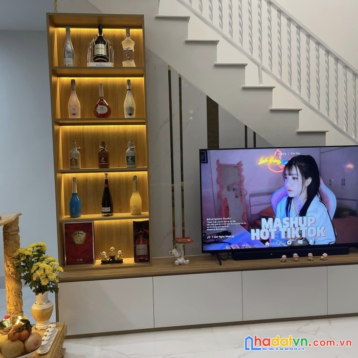 Lô góc trung kính, nhà đẹp, oto gần, ngõ thông, kd, 45m2 x 5t, chỉ 4.5 tỷ