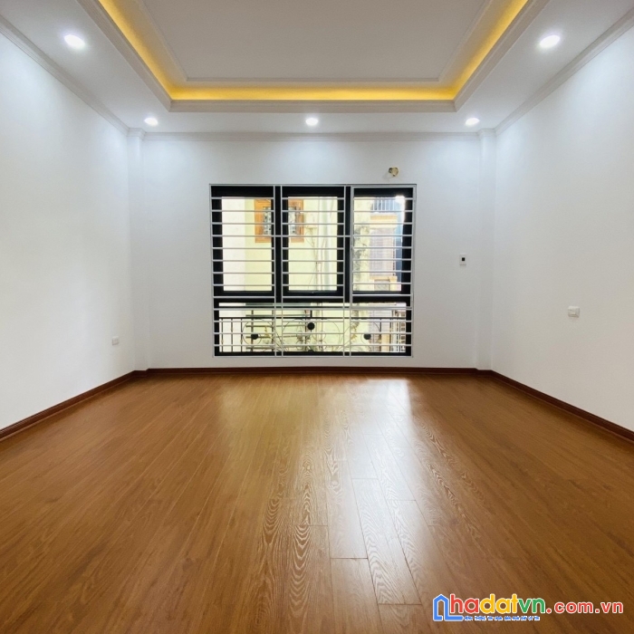 Cần tiền bán gấp nhà yên hòa, cầu giấy, ở luôn, trước nhà 3m, 6 ngủ chỉ 6.4 tỷ