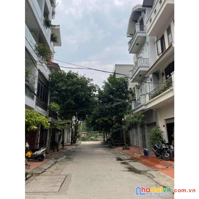 Chính chủ bán nhà phân lô 5 tầng, có gara, thang máy ngõ 268 ngọc thuỵ, long biên, hà nội