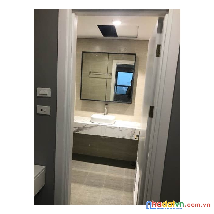 Chuyển nhượng nhanh căn hộ cao cấp 121m2  tòa sapphia s2 goldmark city, trang bị nội thất 1 tỷ