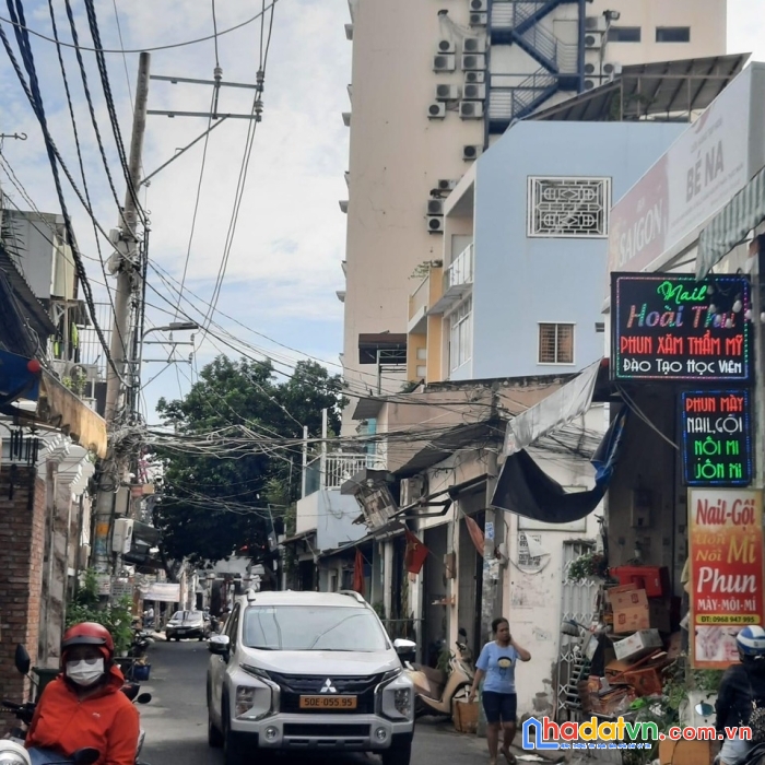 Bán gấp nhà chdv hxh thông 4 tầng 20pn. hđt 100tr-tháng. nguyễn thị thập b.thuận quận 7. dt 5.2x23