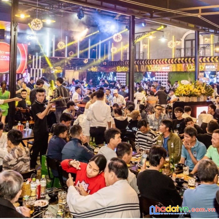 .cho thuê mặt bằng lô góc hoàng thị loan, 300m2, tặng 3 tháng