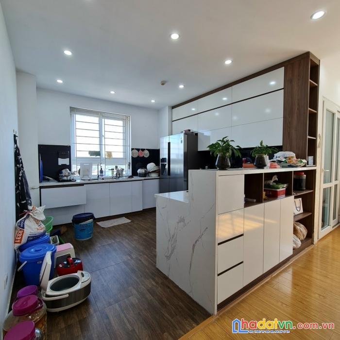 Cần bán chung cư 19 đại từ 3 ngủ , 2 wc , 161m2  trước tết