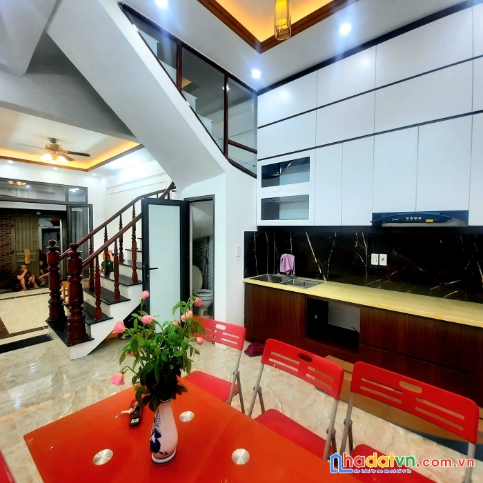 Nhà ngõ phố bà triệu lô góc 2 thoáng 15m ra phố gần vincom bà triệu 26m 4 tầng 5 tỷ