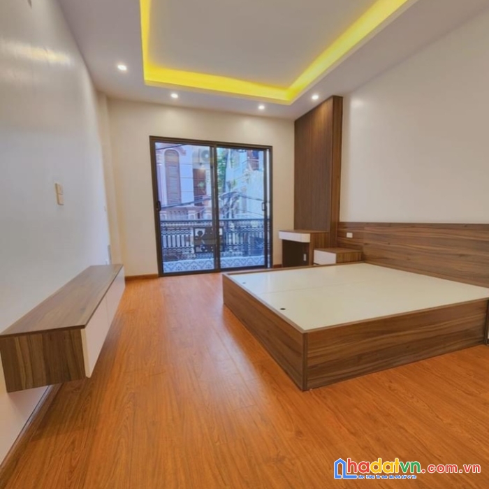 Bán gấp trước tết mặt ngõ thịnh liệt, hoàng mai, ô tô vào nhà, 3 thoáng, chỉ 6.45 tỷ