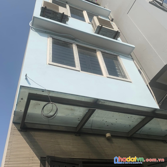 Nhà đẹp nguyễn khoái full nội thất ở ngay 42m2 x 4 tầng tự xây giá nhỉnh 3 tỷ, ô tô đỗ cửa