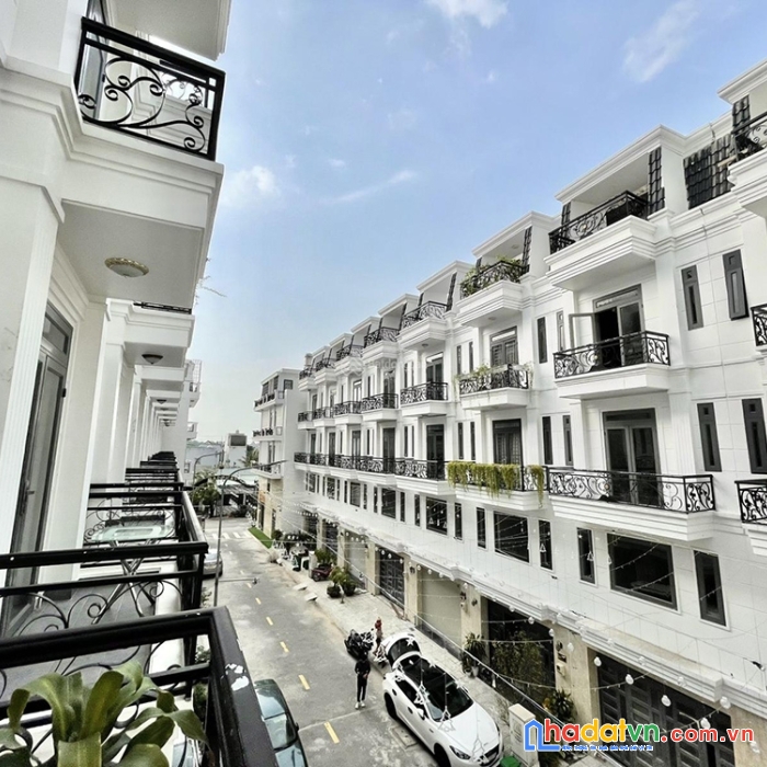 Bán nhà tô ngọc vân, ngay sát ngã tư ga, vị trí đắc địa, tiện kinh doanh buôn bán