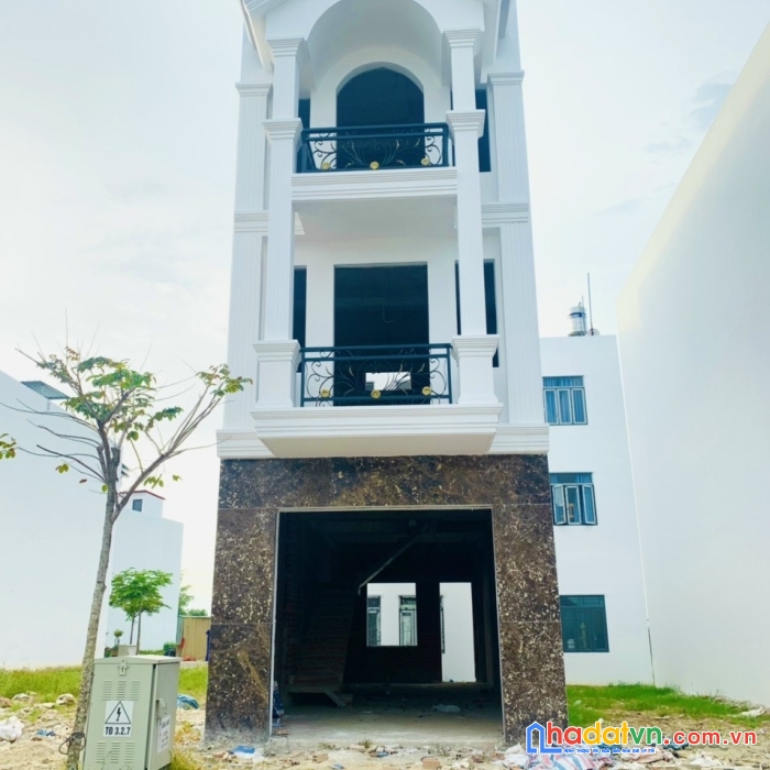 Bán nhà 1 trệt 2 lầu ngay trung tâm hành chính tỉnh bình dương, liền kề kcn visip 2a