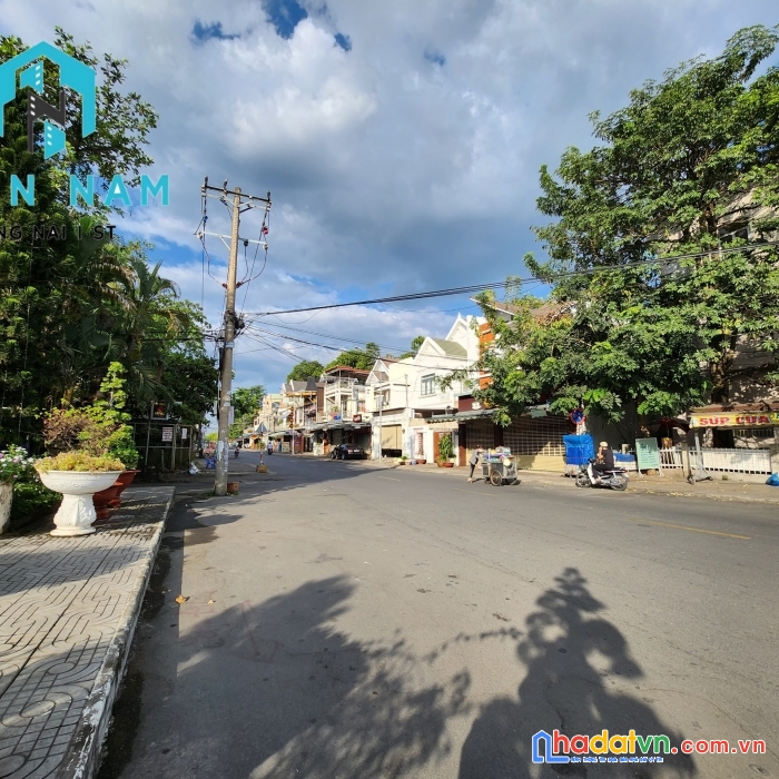 Bán nhà đường 10m trung tâm biên hòa đông nai