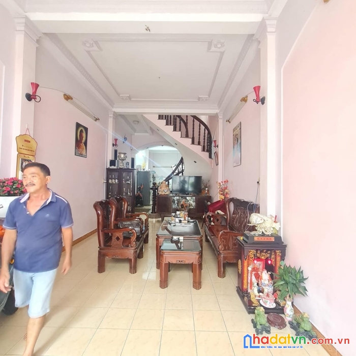 Xe hơi ngủ trong nhà, nhà sát mặt tiền đồng đen chỉ 9ty8, 5 tầng, xây kiên cố