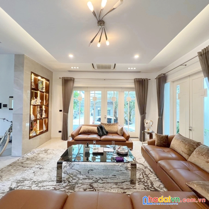 Biệt thự vườn đào giá nào cũng bán