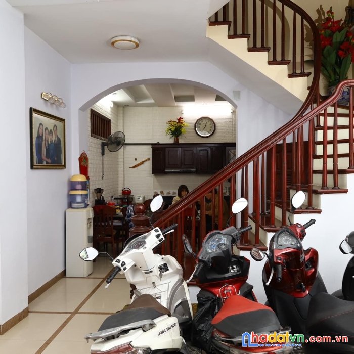 Nhà đẹp dương quảng hàm cầu giấy 48m2, 5 tầng. lô góc, ngõ thông