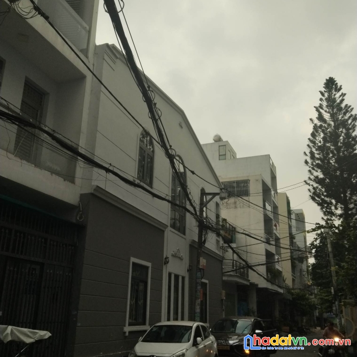 Bán nhà hxh gần đường lê thúc hoạch – 2 tầng – 60m2 – nhỉnh 6 tỷ.