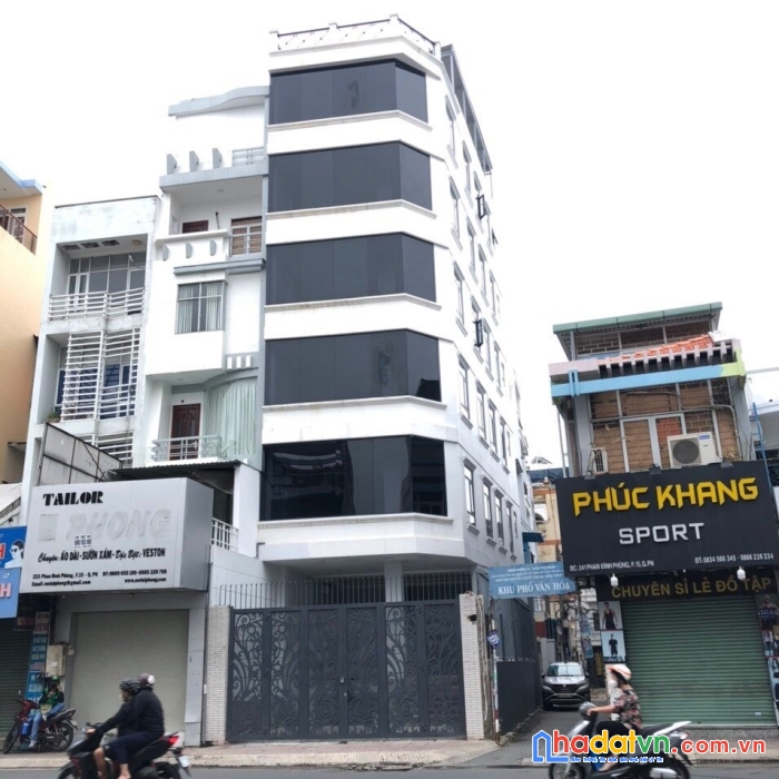 Bán khách sạn kế bên đường lý thường kiệt