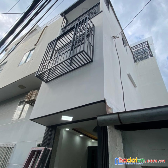 Nhà bán nhỏ xinh đường phong phú q8 - đầy đủ công năng - 2 lầu, 2pn, 2vs, giá 1.8 tỷ