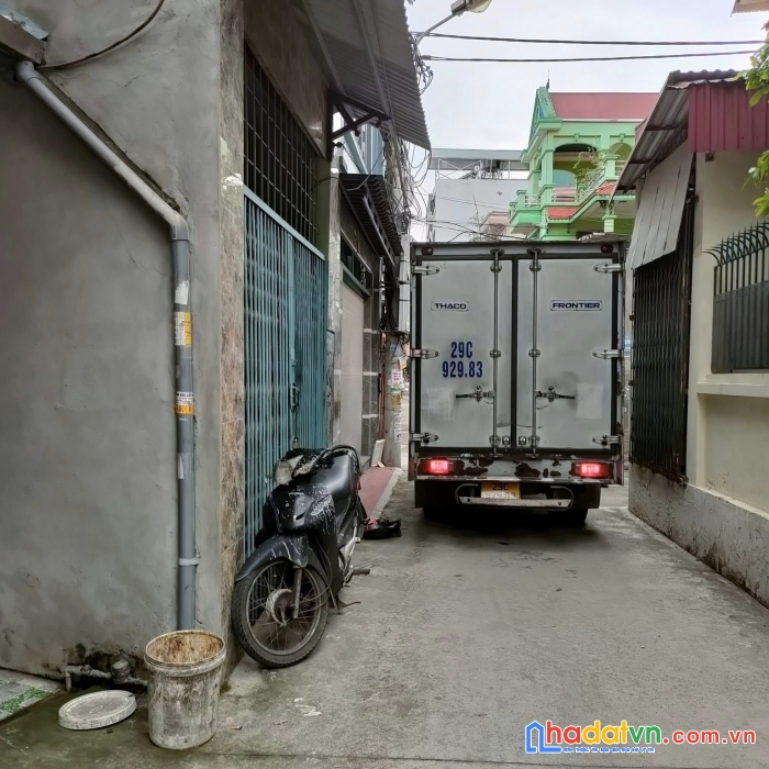 Bàn nhà phố văn la - hà đông dt 65m2, 3 tầng, mt 4m. giá nhỉnh hơn 5 tỷ. ôtô đỗ cửa,  qua nhà, vào