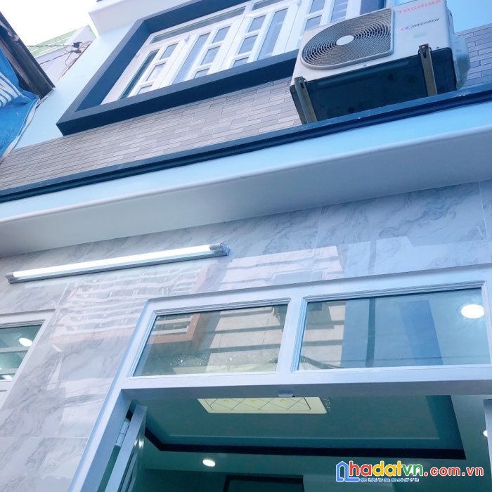 Bán nhà vĩnh khánh ngang 3,7 m dt 31m 2 tấm q4 có 1,8 tỷ..