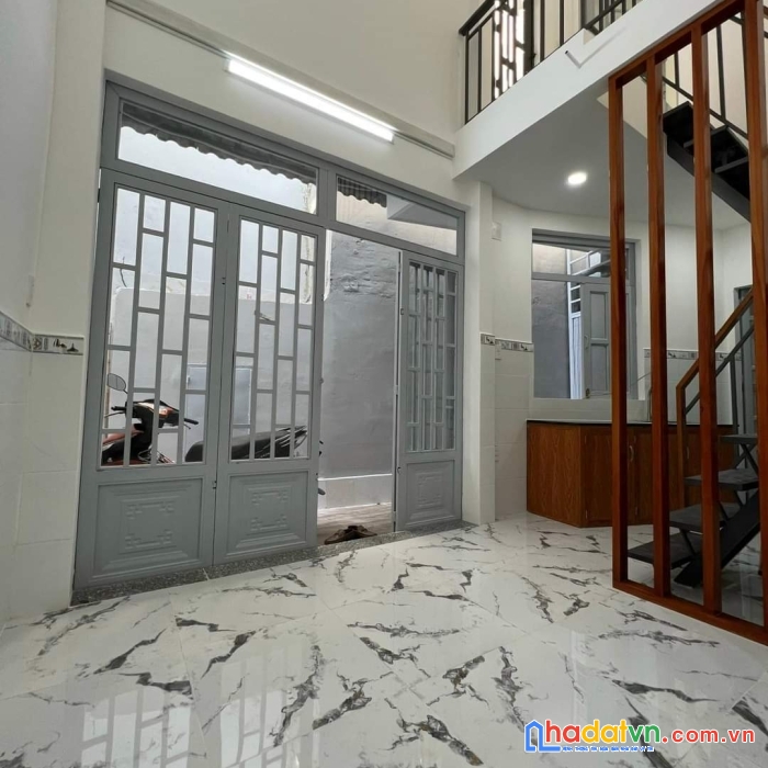 Bán nhà đẹp rẻ cách mặt tiền 20m xóm chiếu q4 dt 56 m ngang 4x 7 - 2 tấm có 85 triệu m