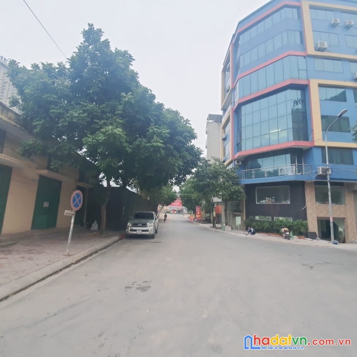 Bán nhà lk văn khê - hà đông, dt 50m, 7 tầng, thang máy, mt 4.2m, giá 10 tỷ, nhà phân vỉa hè kd,