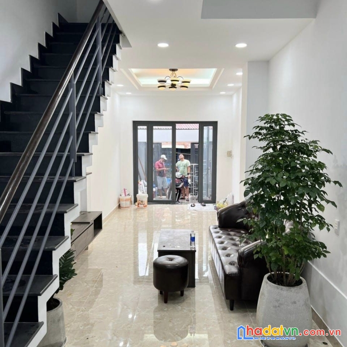 Bán gấp nhà trần xuân soạn quận 7