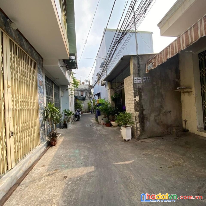 Bán nhà nhỏ xinh đường phú thọ hòa, 2 tầng, hẻm xe hơi, 18m2 nhỉnh 2 tỷ