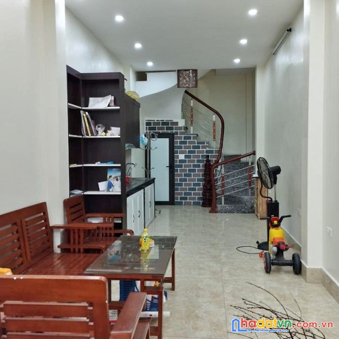 - hiếm xuân thủy 35m2 x 4t 5,2 tỷ gara- căn góc- kd- nở hậu- nở hậu 5,2 tỷ. 0902224679