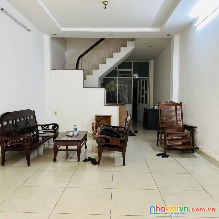 Ngộp bank, bán gấp nhà mặt tiền kinh doanh bình thạnh, có vỉa hè, cho thuê giá cao