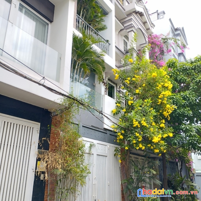 Nhà hxh nguyễn thị thập, phường tân phú. quận 7. 4x20m. 4 tầng. 5pn. bán gấp