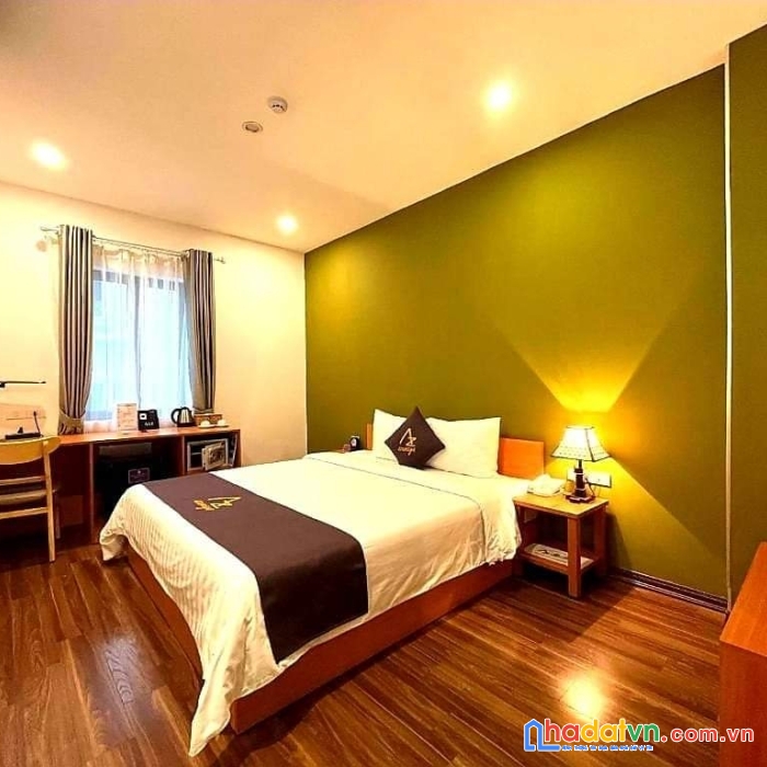 Bán hotel mặt phố linh lang, 211m2 x 10 tầng, mặt tiền 11.2m, giá 107 tỷ 
