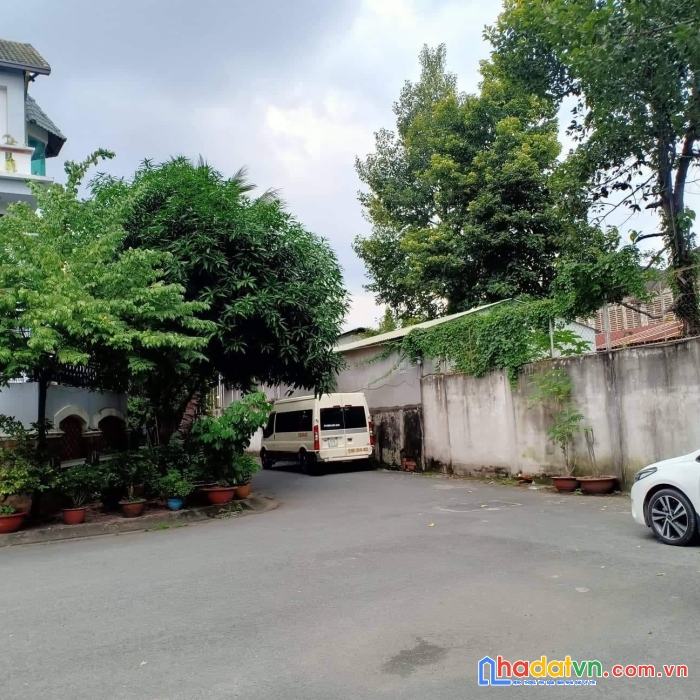 Bán nhà biệt thự thoại ngọc hầu tân phú, ngang 8 x 15.5, nhĩnh 13 tỷ.